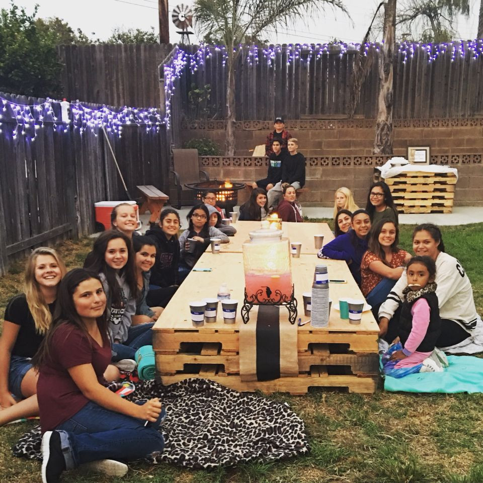 Backyard Party Ideas For Teens
 Bonfire party for teen Pallet table