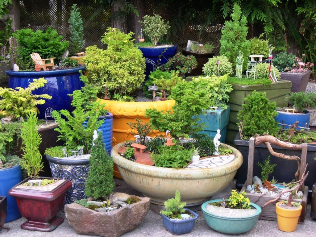 Backyard Planter Ideas
 25 Fabulous Garden Decor Ideas – Home And Gardening Ideas