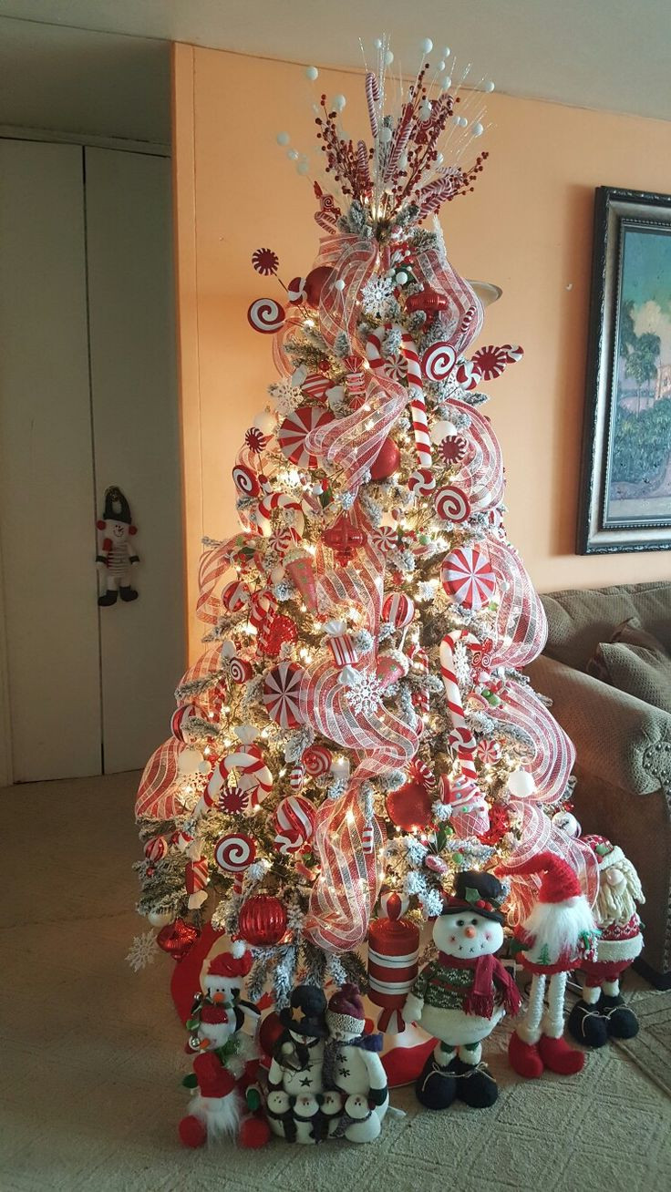 Candy Cane Christmas Tree Decorations
 Best 25 Candy cane christmas tree ideas on Pinterest