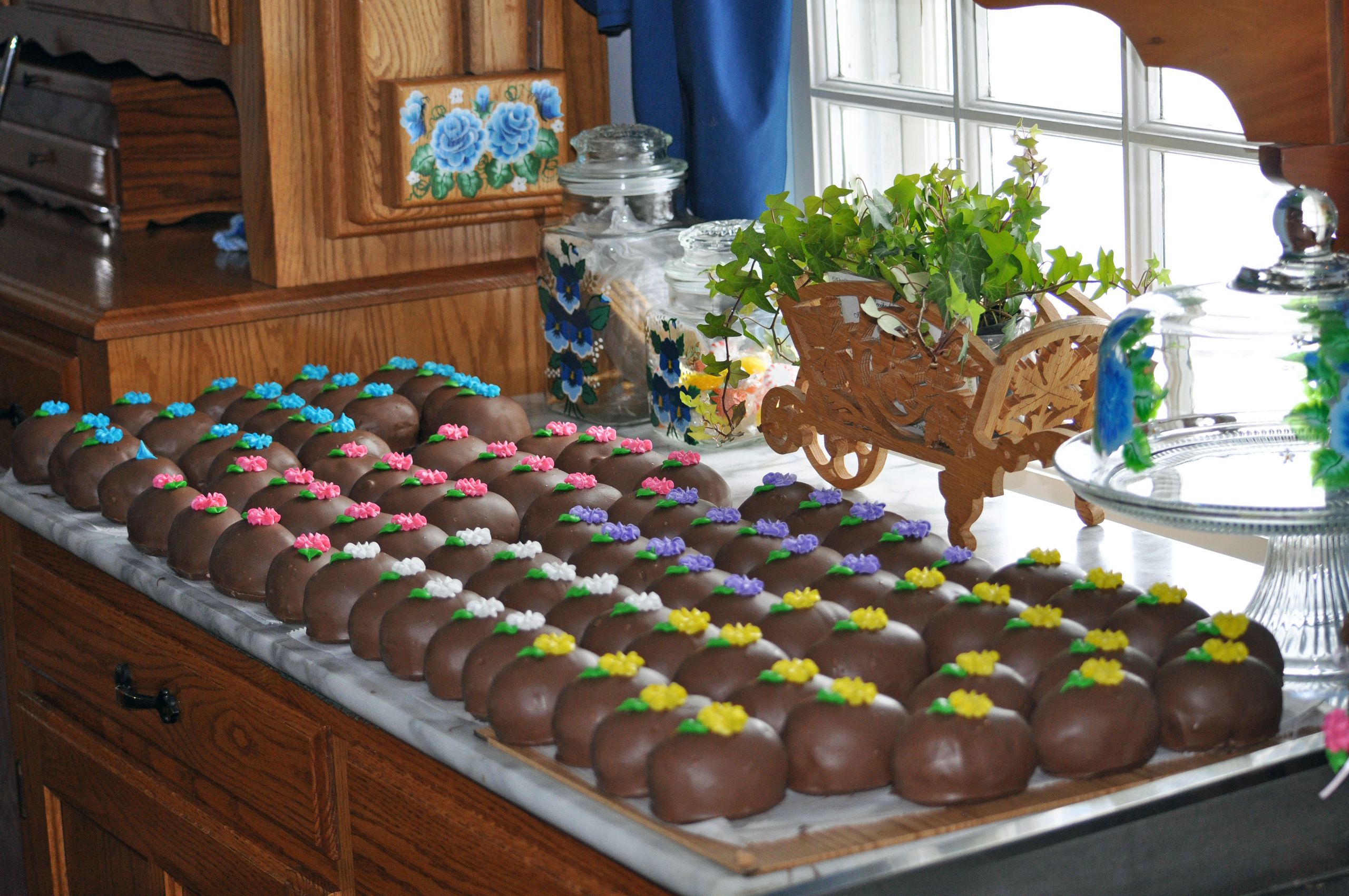 Candy Easter Eggs Recipe
 Homemade Chocolate Crunch Easter "Eggs"