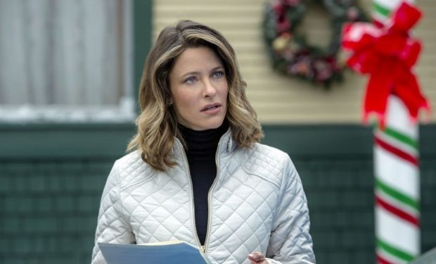 Christmas Cookies Cast
 Who Is Hannah In the Hallmark Movie ‘Christmas Cookies’