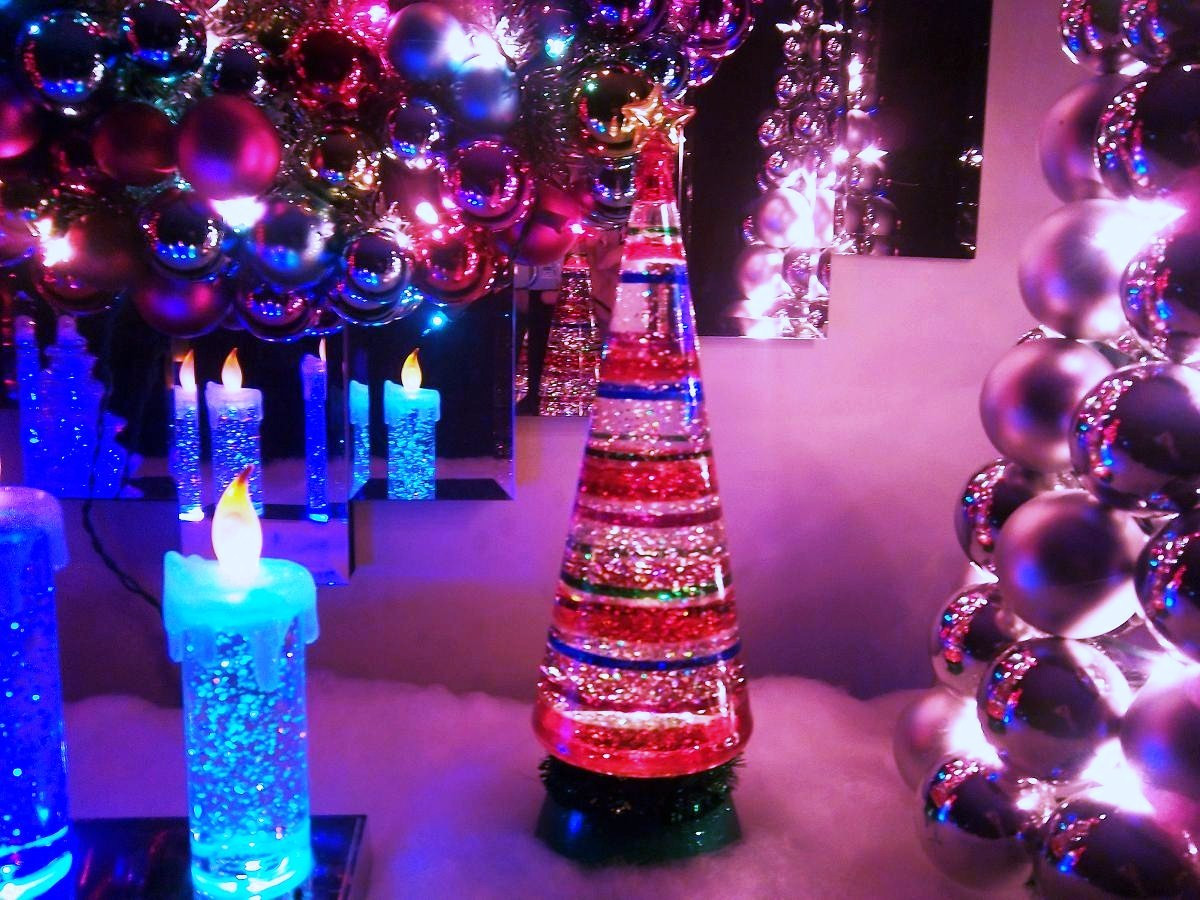 Christmas Tree Lava Lamp
 Christmas tree glitter Oozing Goo The Lava Lamp Syndicate