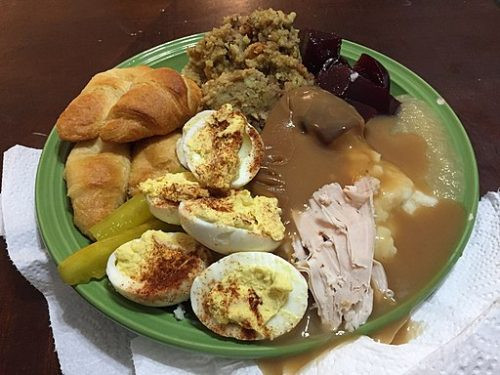 Easy Turkey Gravy With Drippings
 Spectacular Easy Turkey Gravy from Drippings