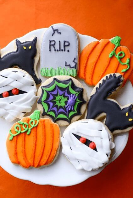 Halloween Decorating Cookies
 Easy Halloween Cookie Recipes for Kids 20 Halloween