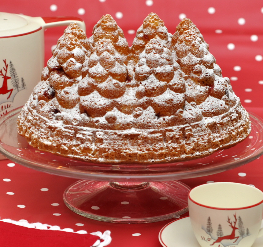 Holiday Bundt Cake
 Christmas Holiday Fir Tree Bundt Cake – from the sweet kitchen