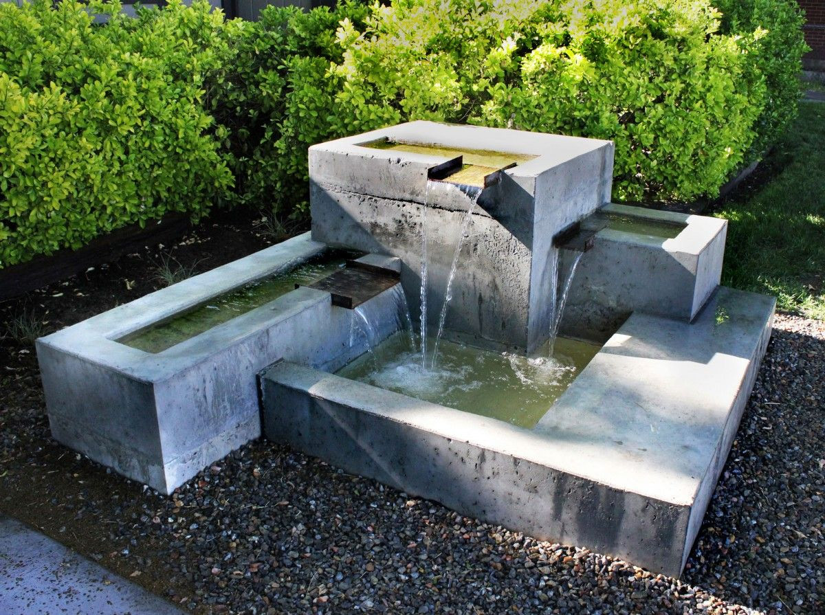Landscape Fountain Modern
 Kingbird Design LLC Concrete Fountain