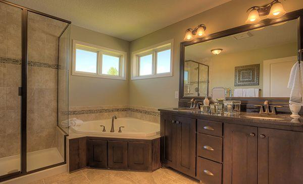 Master Bedroom Bathroom Ideas
 10 Modern And Luxury Master Bathroom Ideas