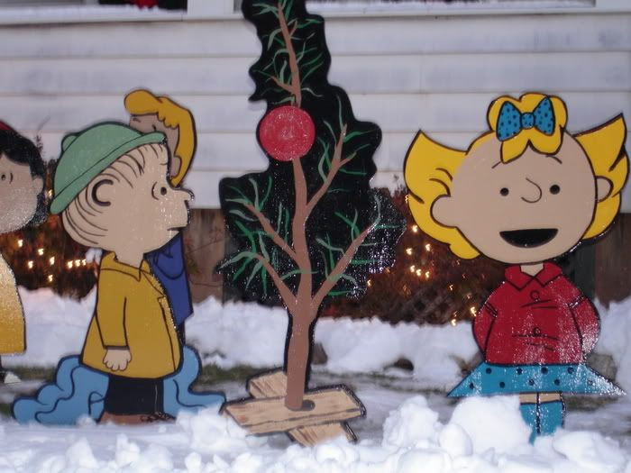 Peanuts Outdoor Christmas Decorations
 peanuts yard displays