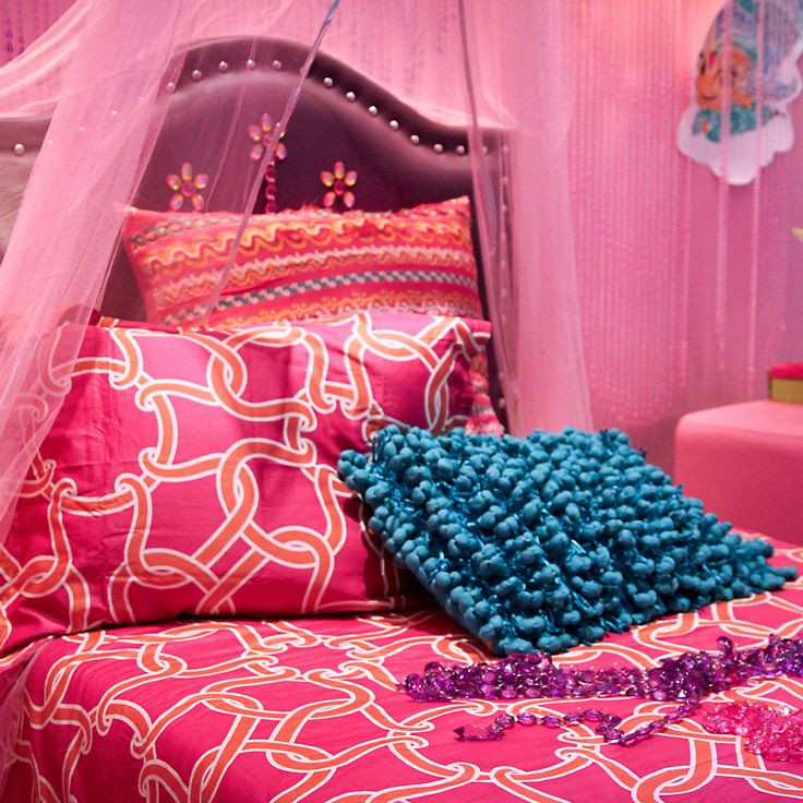 Shimmer And Shine Bedroom Decor
 Room Zahramay Shimmer and Shine Bedroom Inspiration in