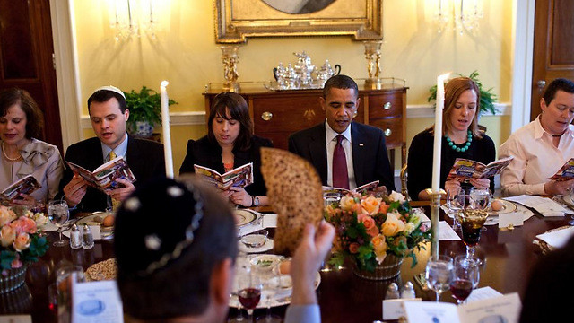 Traditional Jewish Food For Passover
 Obama hosts traditional White House Passover Seder
