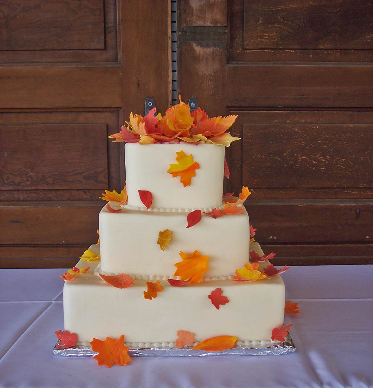 Wedding Cakes Fall
 GAME Build a fall themed wedding NWR Chit Chat