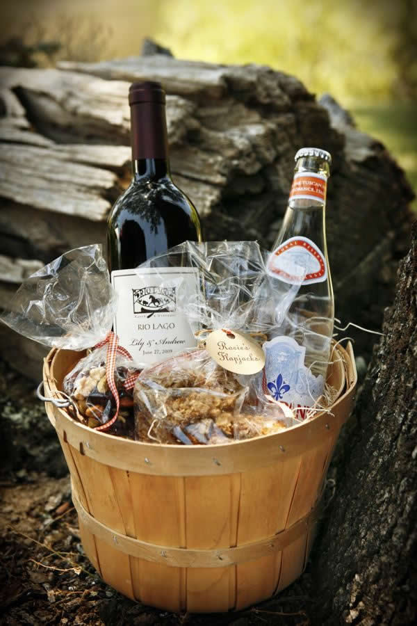 Wine Basket Gift Ideas
 BEST Wedding Gift Baskets DIY Wedding Gift Basket Ideas