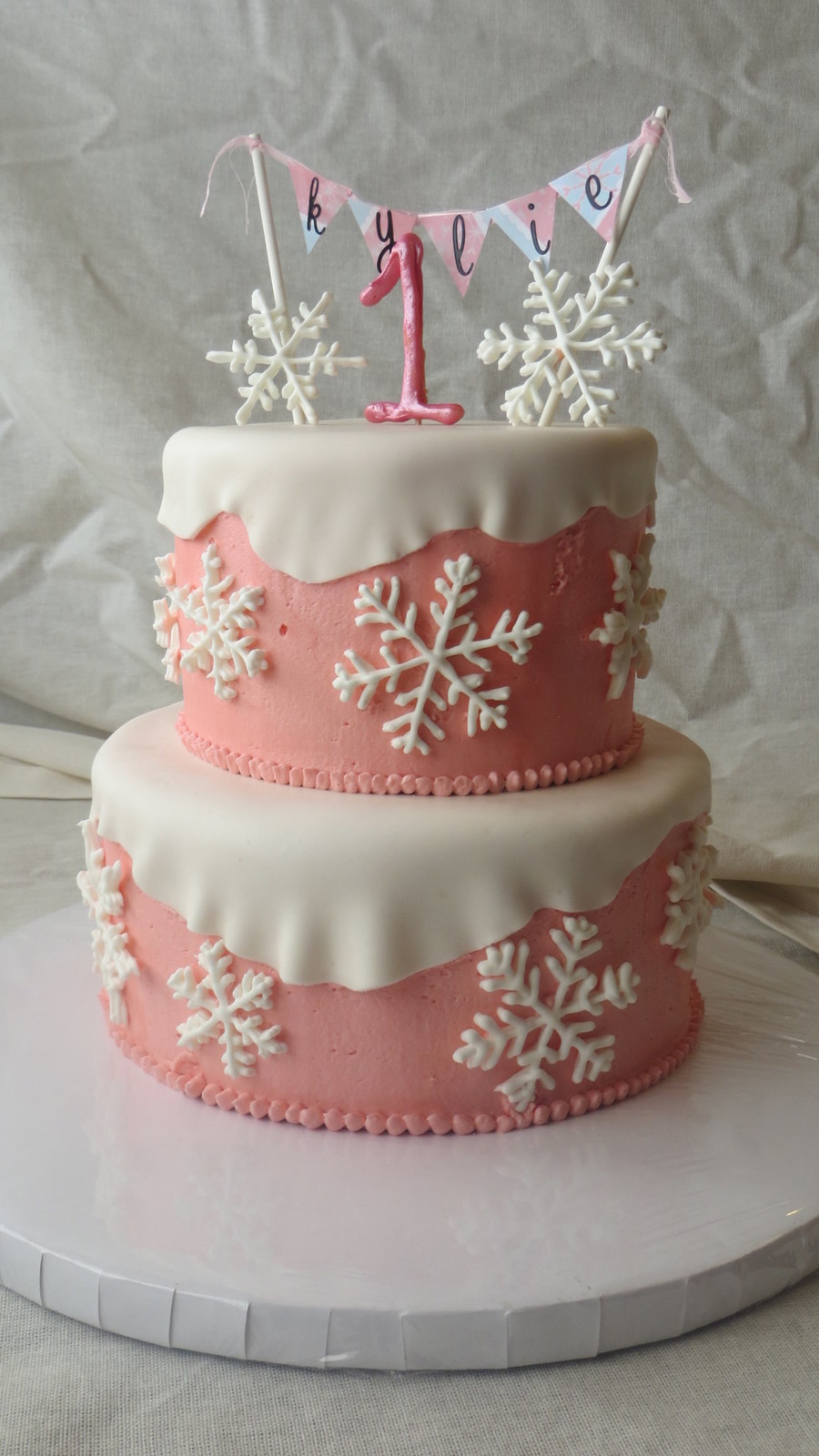 Winter Wonderland Birthday Cake
 Winter ederland Cake Royal Icing Snowflakes Buttercream