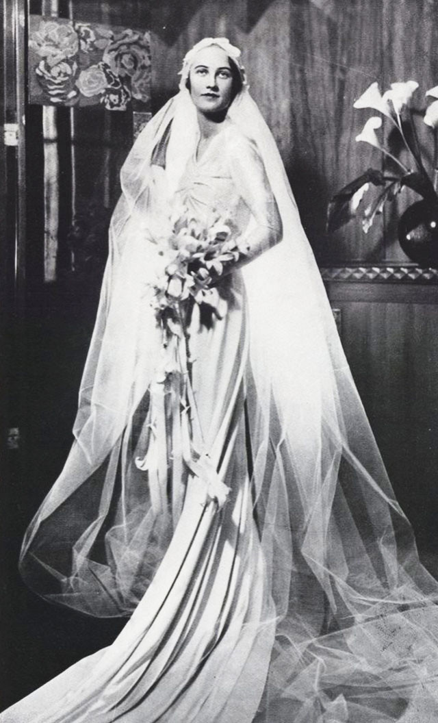1920s Wedding Dresses
 VIOLA PLAYS THE WORLD Vintage Wedding Dress 1920 1970s