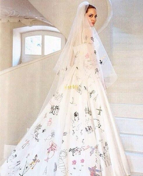 Angelina Wedding Gown
 Shannon Lim Siu on Twitter "Angelina Jolie s wedding
