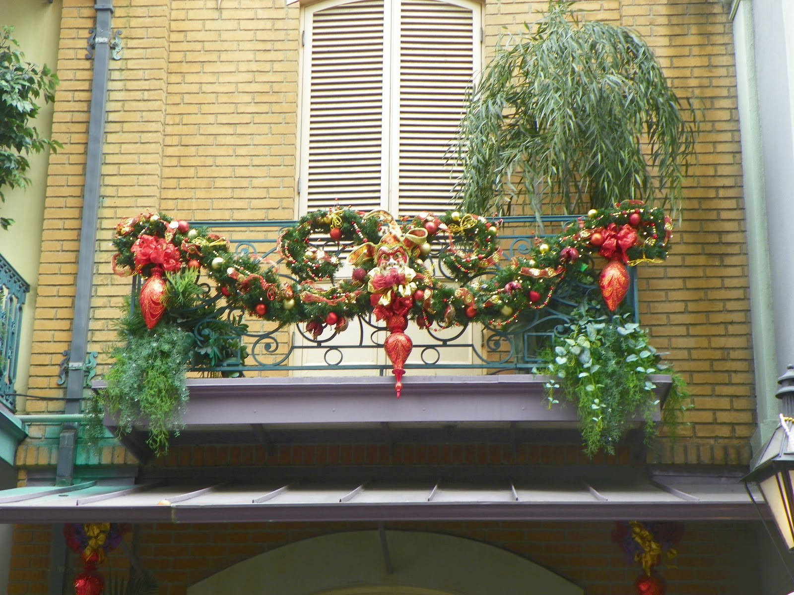 Apartment Patio Christmas Decorating Ideas
 Pixie Pranks and Disney Fun Disneyland s New Orleans