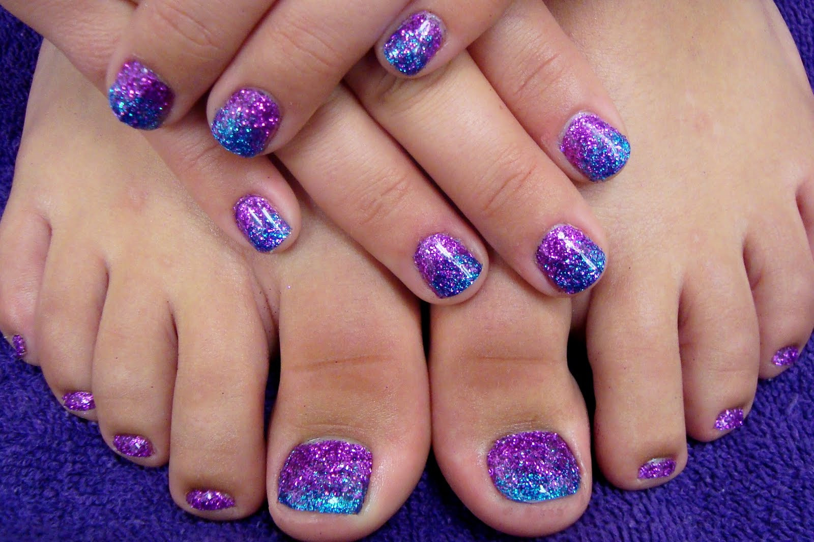 Awesome Nail Art
 Full Sets Glitter Toes Magic Manicure with Glitter Party