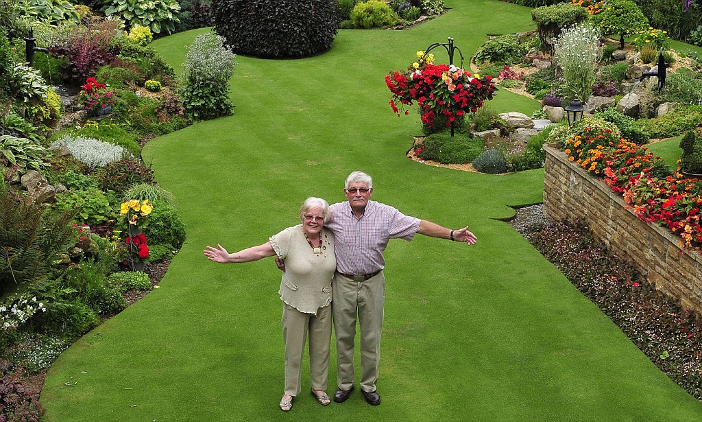 Backyard Design Picture
 Is this Britain s most immaculate garden Pensioner spends