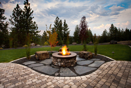 Backyard Design With Fire Pit
 10 Outdoor Fire Pits That Will Take A Backyard From