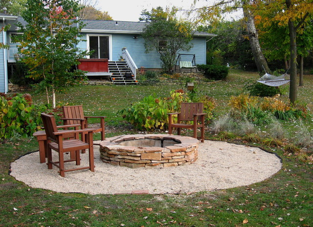 Backyard Design With Fire Pit
 Fire Pit DIY