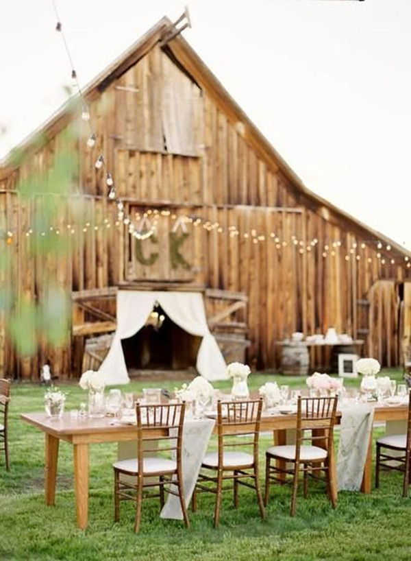 Barn Themed Wedding
 10 Rustic Wedding Details We Heart