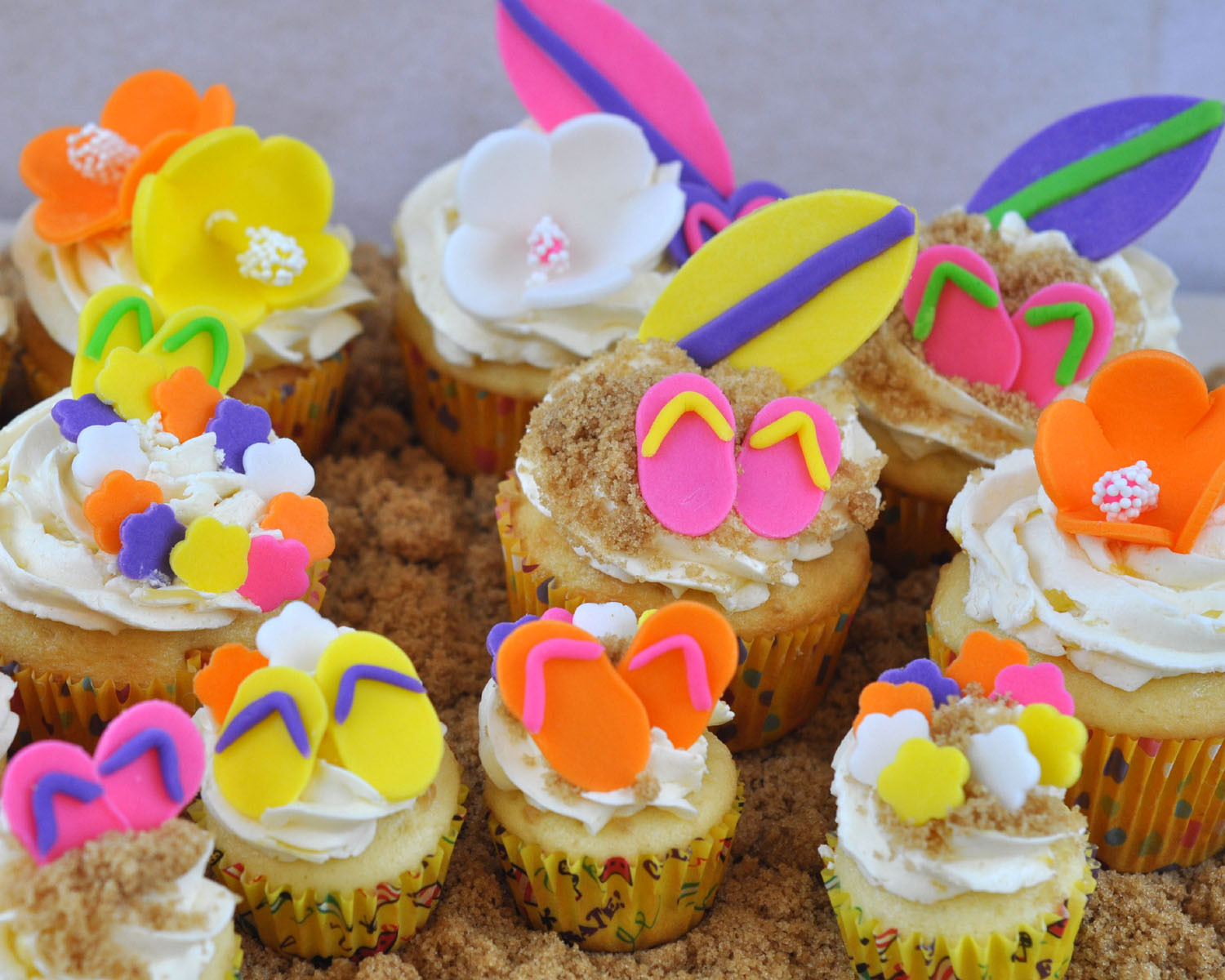Beach Party Cake Ideas
 Beki Cook s Cake Blog Easy Hawaiian or Beach Themed Cupcakes