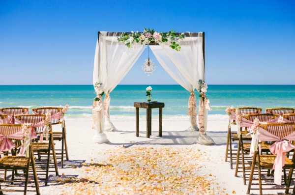 Beach Wedding Venues
 5 of the Best Wedding Reception Sites