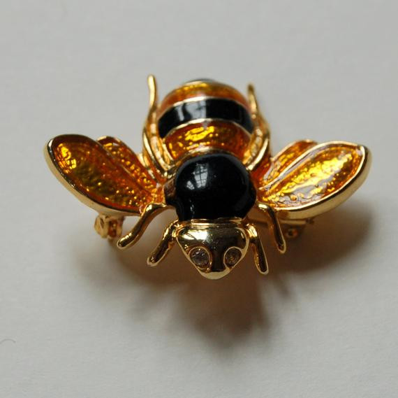Bee Brooches
 Vintage Bumble Bee Pin Brooch Bumblebee by GrandmasTopDrawer
