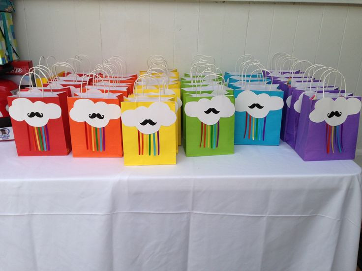 Birthday Party Gift Bag Ideas
 DIY rainbows & Mustaches goo bags