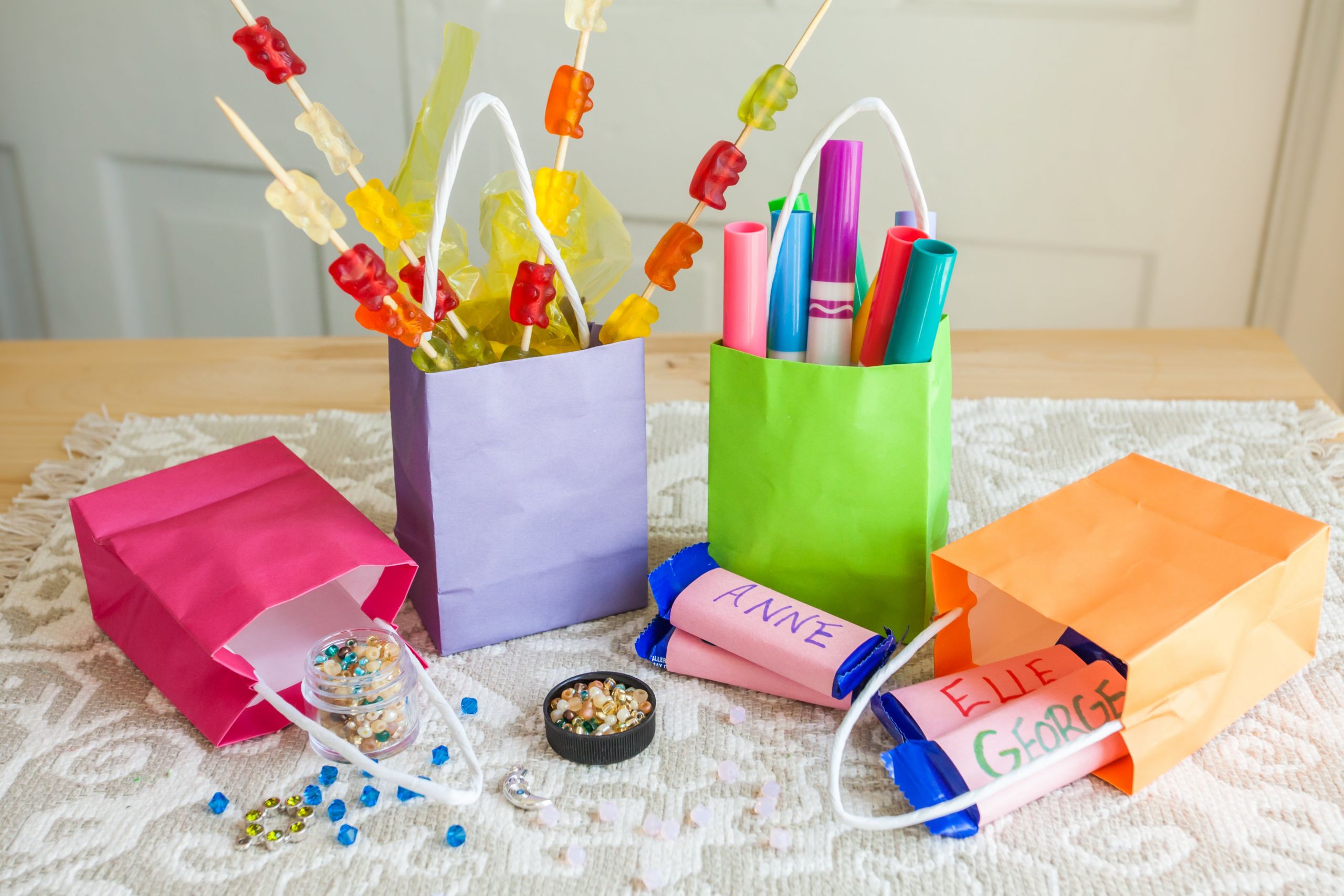 Birthday Party Gift Bag Ideas
 Ideas for Kids Birthday Party Gift Bags with
