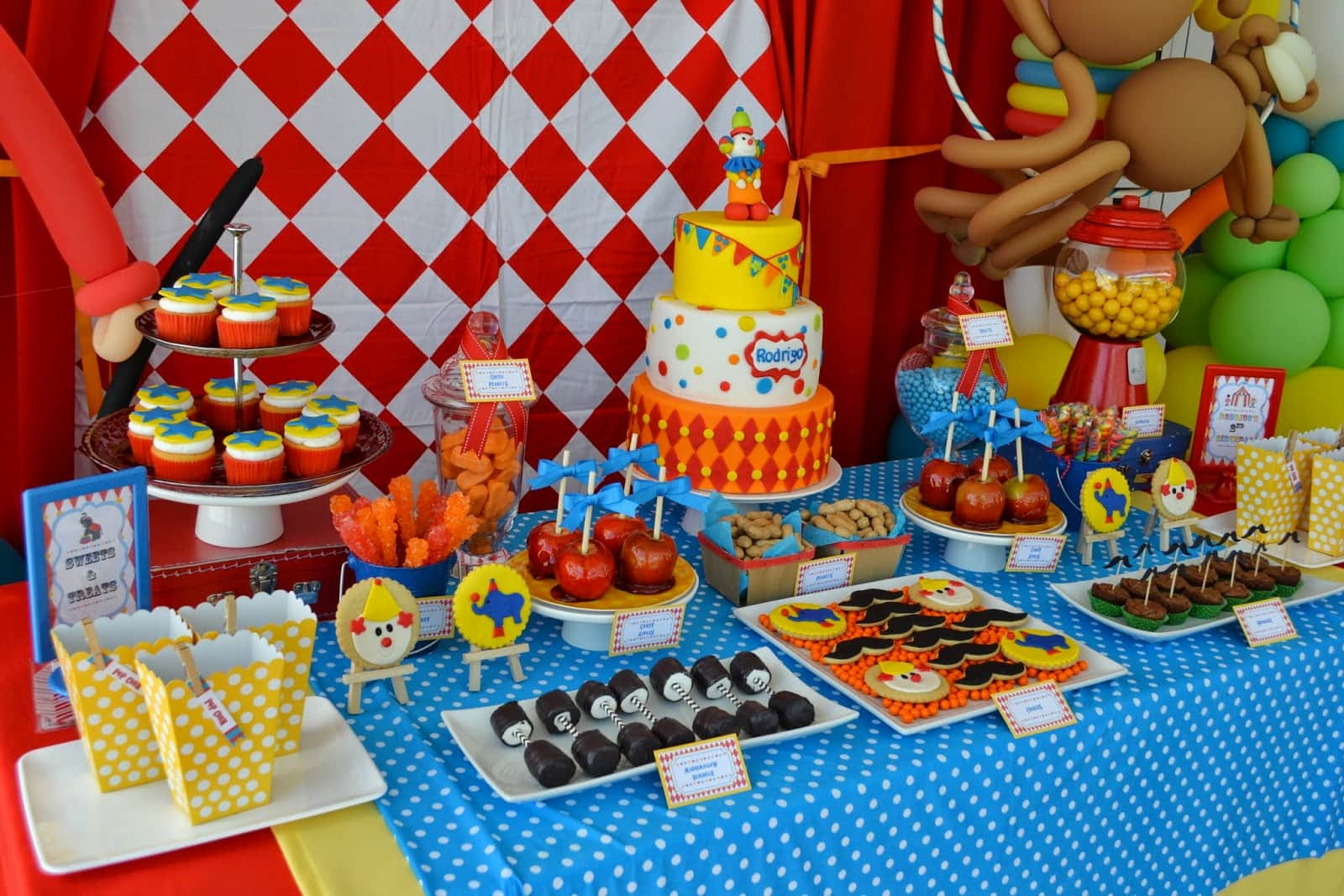 Birthday Party Supplies For Boys
 33 Awesome Birthday Party Ideas for Boys