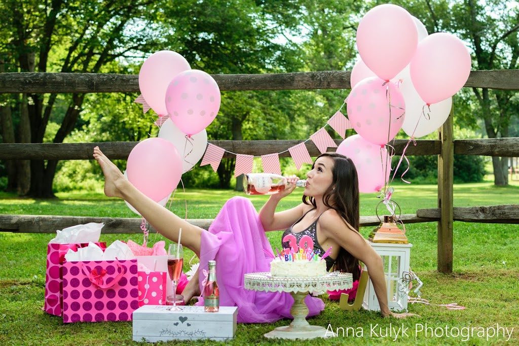 Birthday Photo Shoot Ideas Adults
 30th Birthday Party Ideas To Celebrate in Style