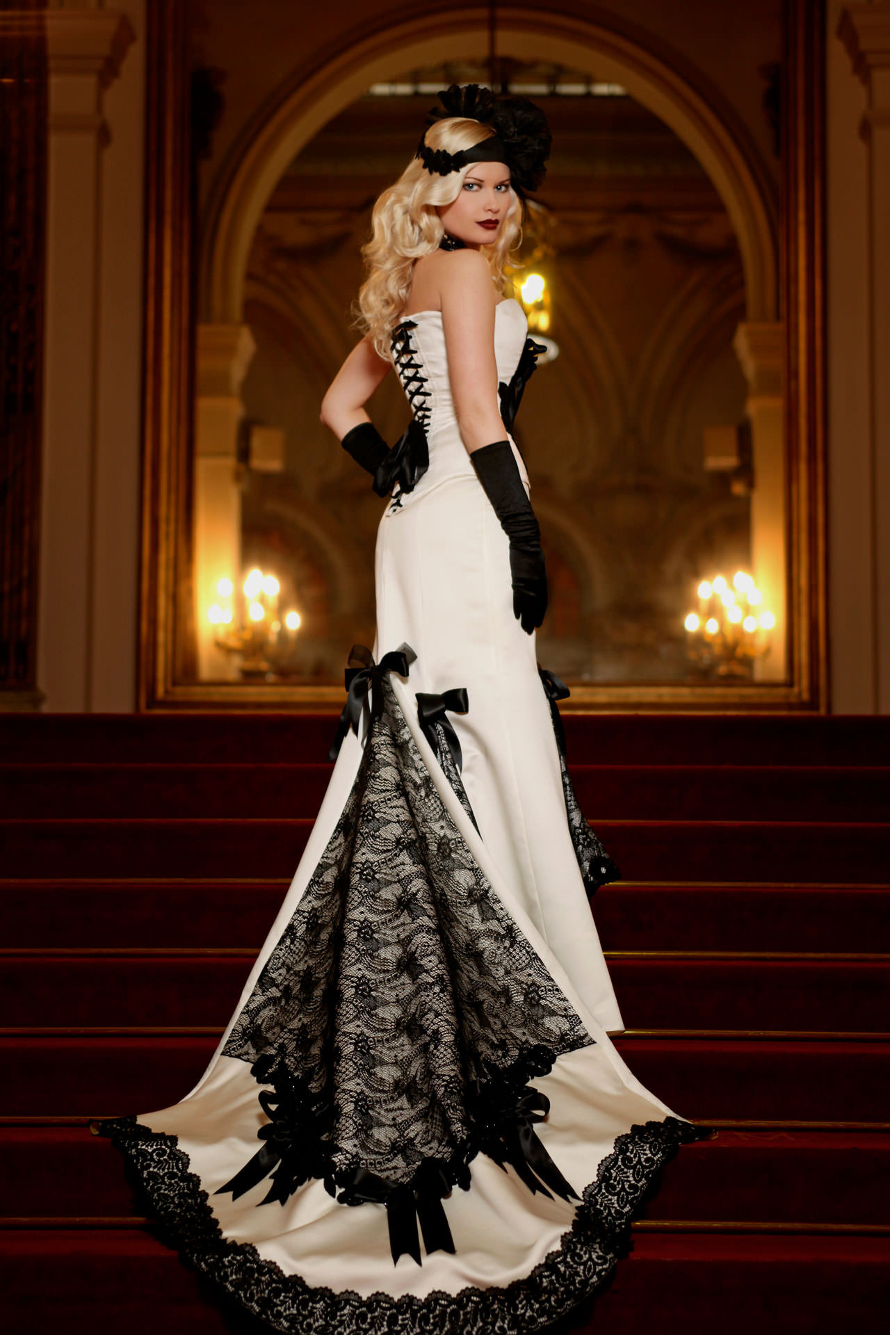 Black And White Wedding Dresses
 35 Black & White Wedding Dresses with Edgy Elegance