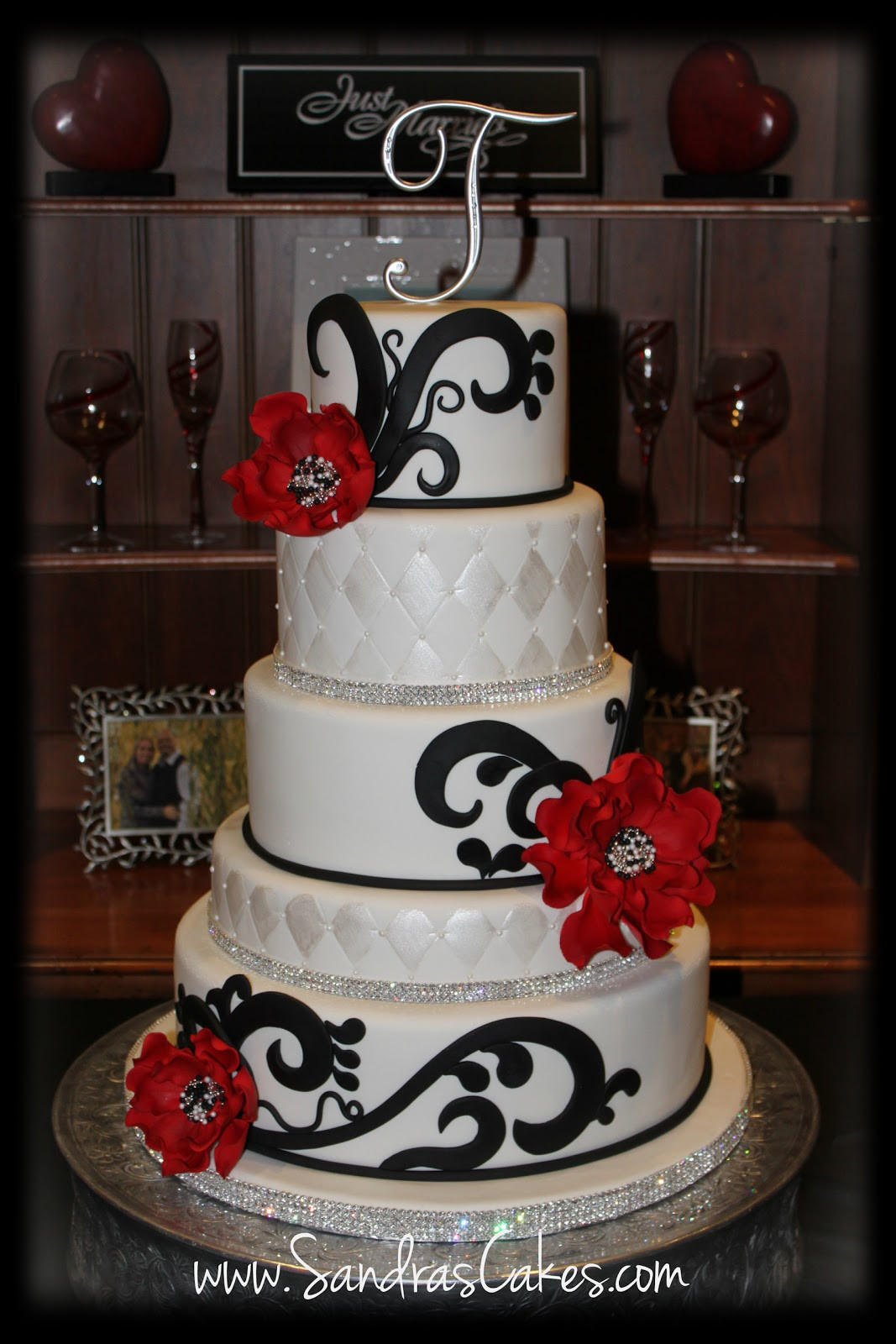 Black White And Red Wedding Cakes
 Red Black and White Wedding Cake