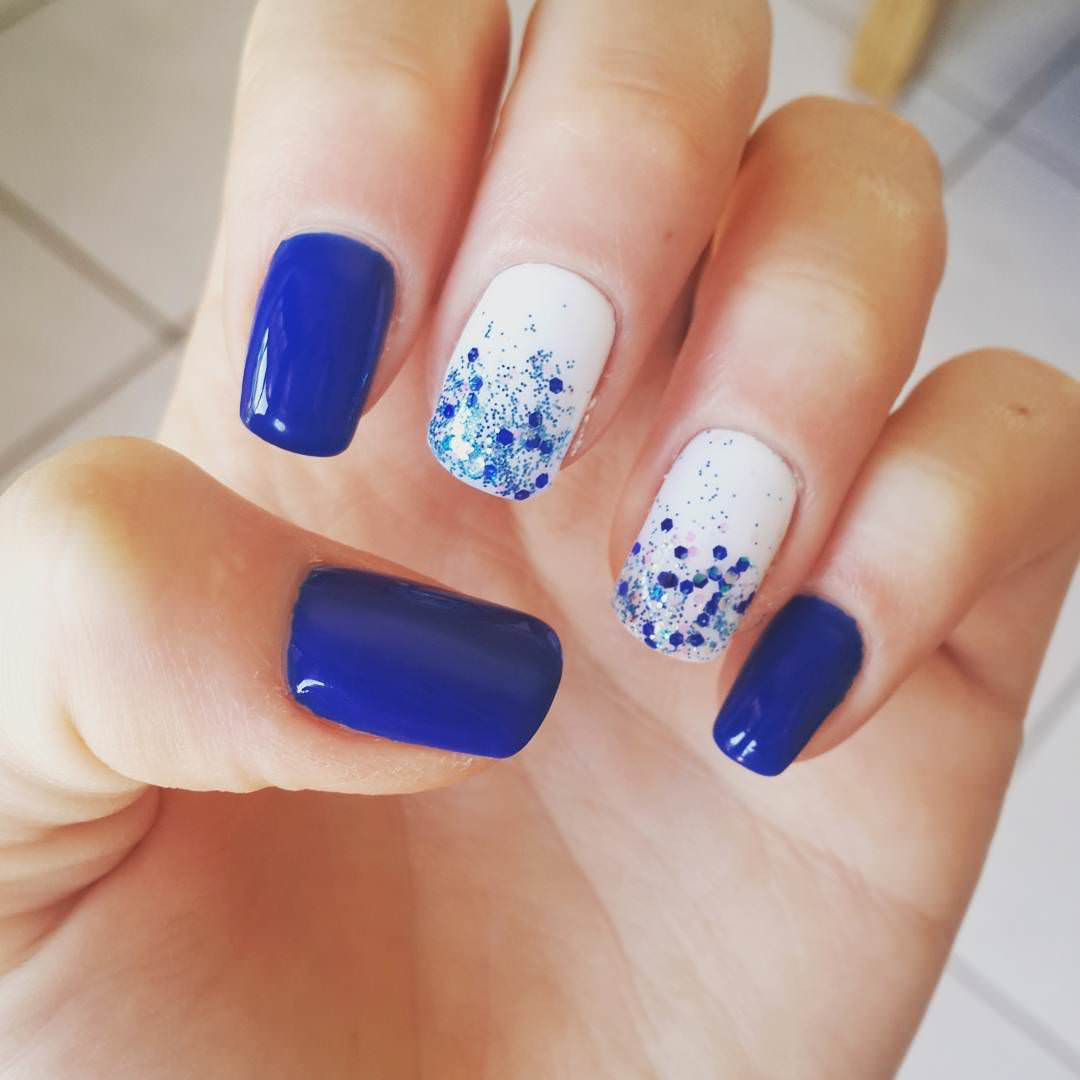 Blue And White Nail Designs
 Awesome Blue and White Nail Designs