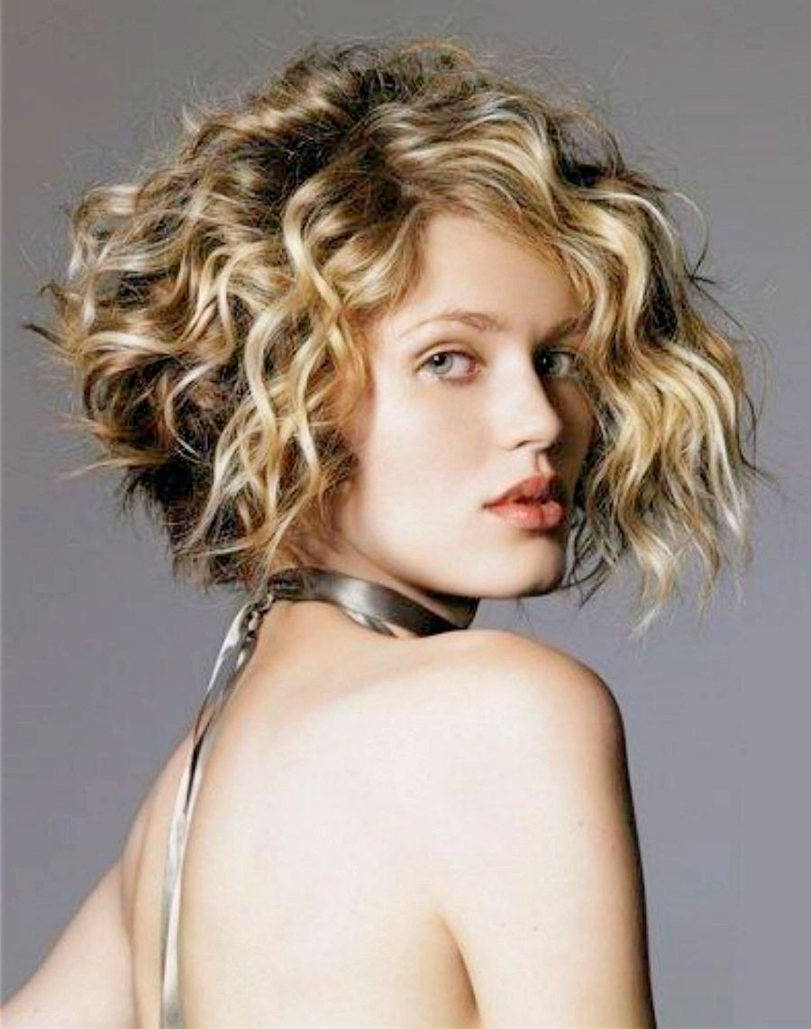 Bob Haircuts For Curly Hair
 21 Stylish and Glamorous Curly Bob Hairstyle for Women
