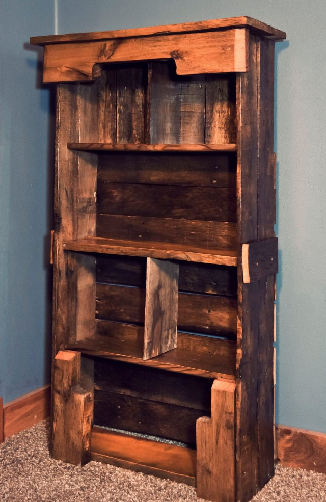 Bookshelf Plans DIY
 Wooden Pallet Bookshelf DIY