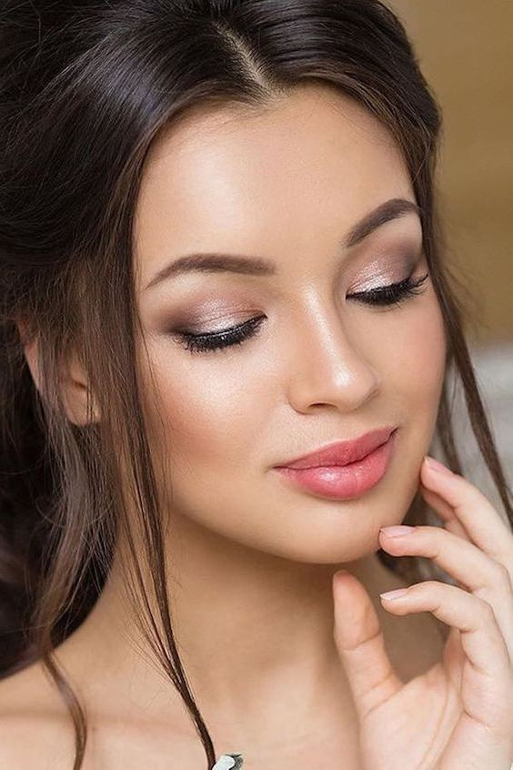 Bridal Makeup Natural Look
 2018 Wedding Trends You’ll Fall Head Over Heels For