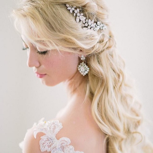 Brides Hairstyles With Tiara
 Half Up Half Down Wedding Hairstyles – 50 Stylish Ideas
