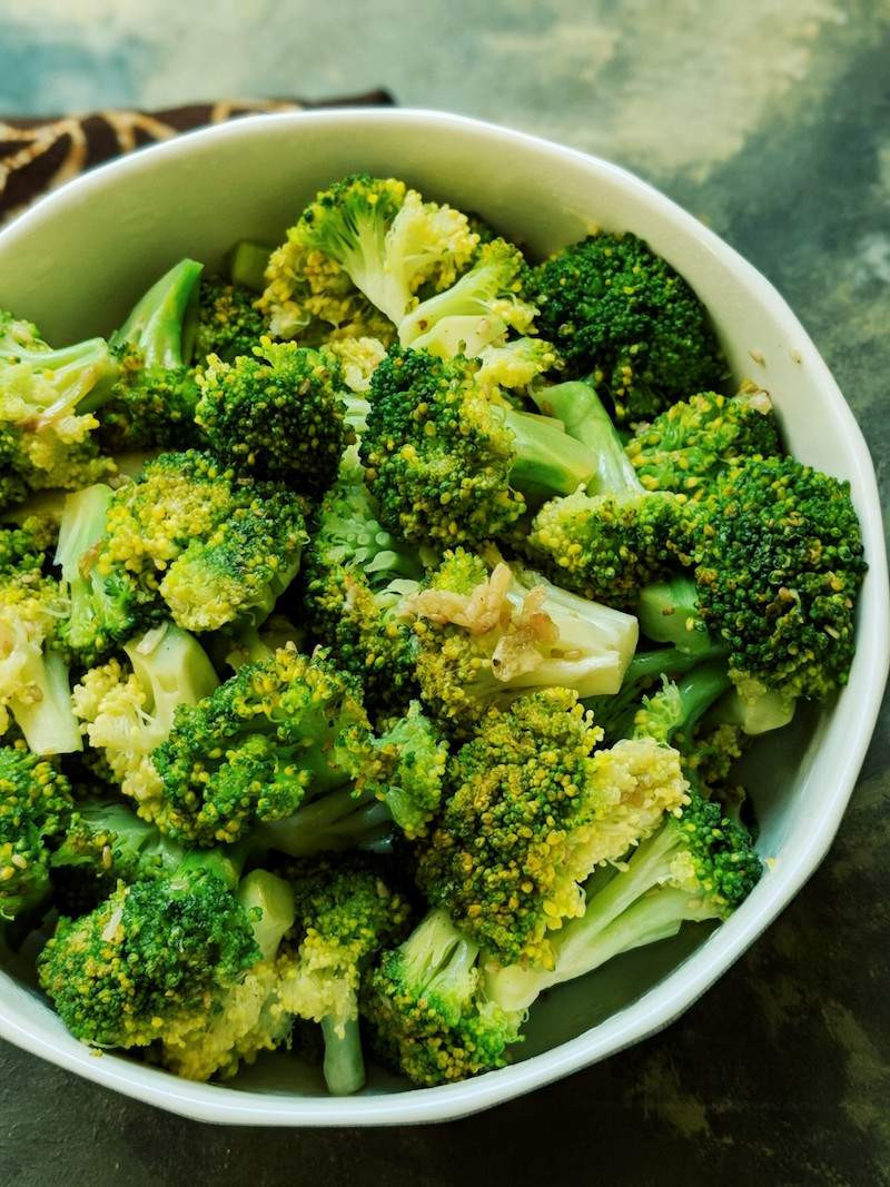 Broccoli In Microwave
 Easy 5 minute Microwave Steamed Broccoli with garlic 5