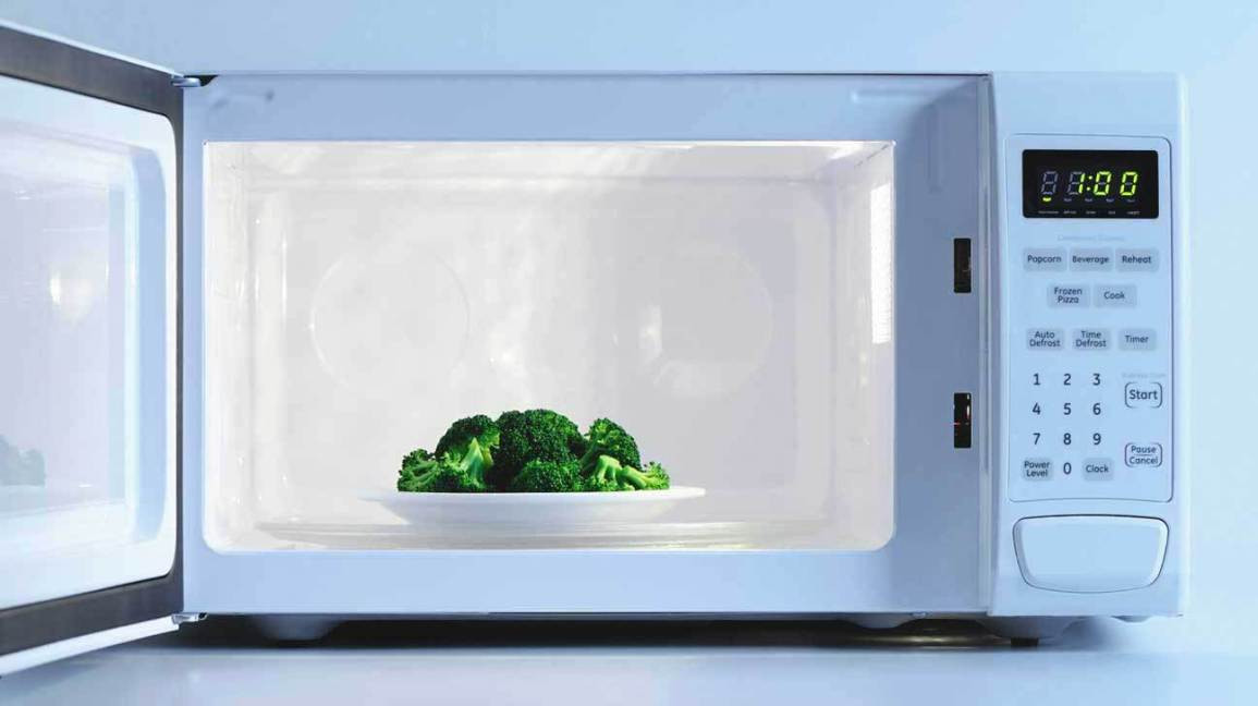 Broccoli In Microwave
 Microwave Ovens and Health To Nuke or Not to Nuke