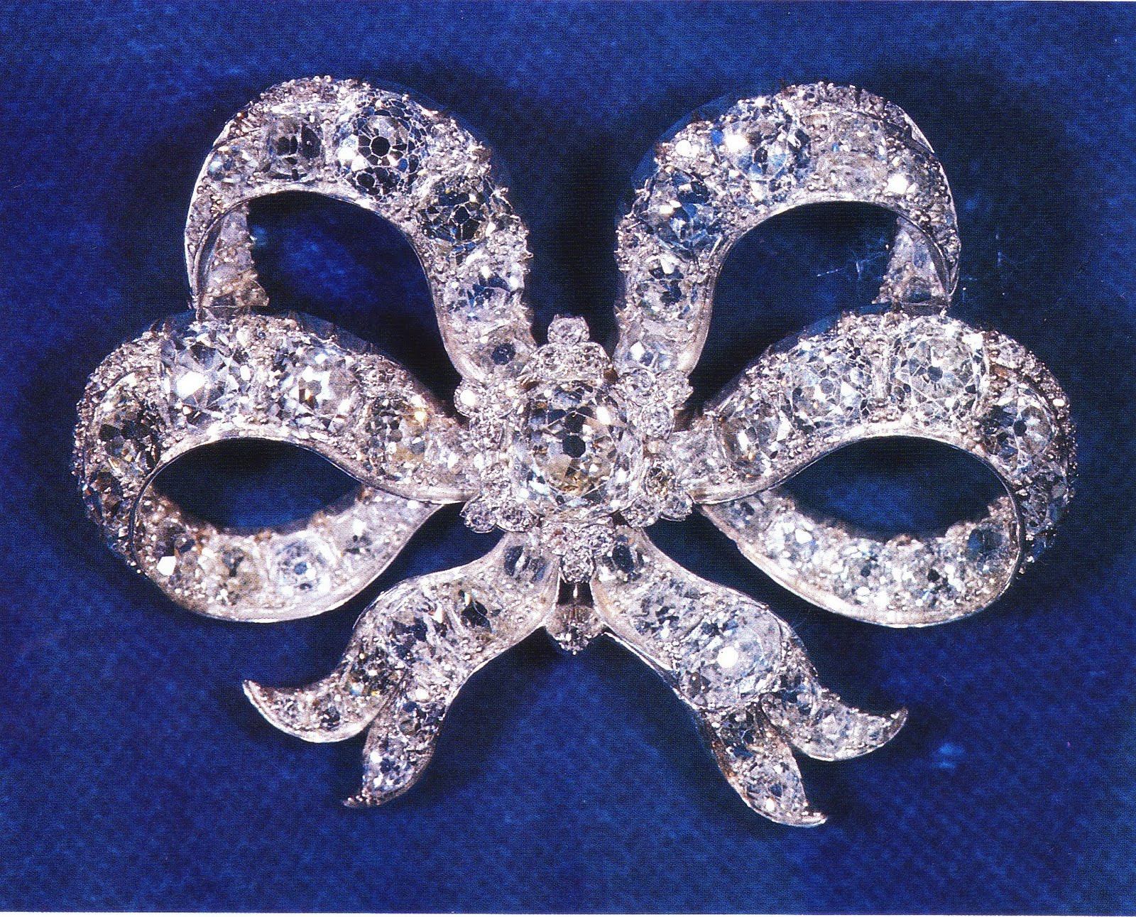 Brooches Jewellery
 Gracie Jewellery Countdown to the Royal Wedding Diamond
