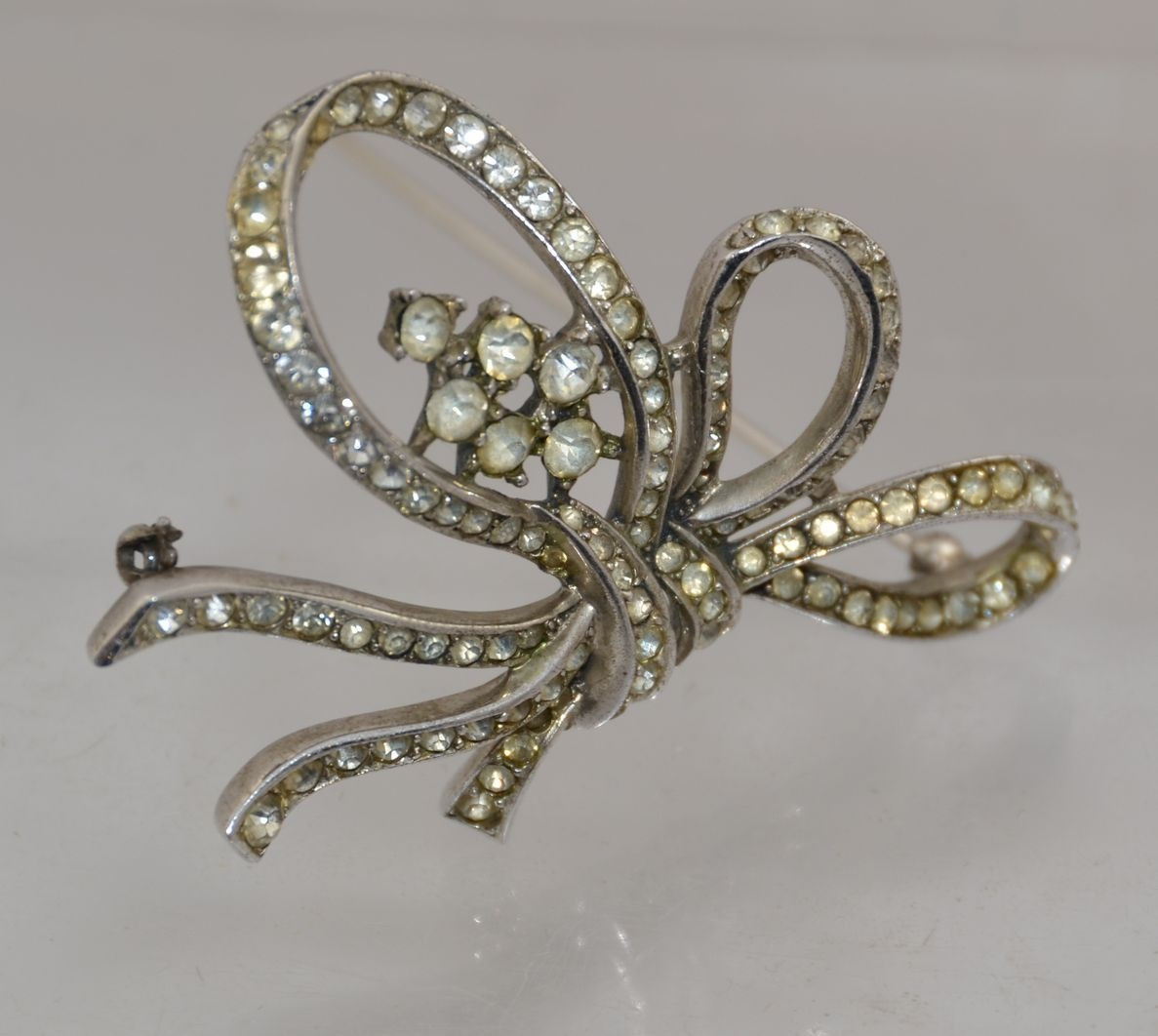Brooches Jewellery
 Vintage Trifari Sterling Ribbon Brooch Pin Costume Jewelry