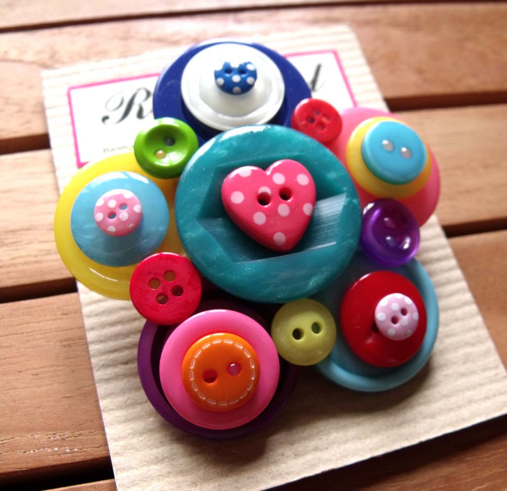 Button Brooches
 Realicoul Button Jewellery Button Brooches