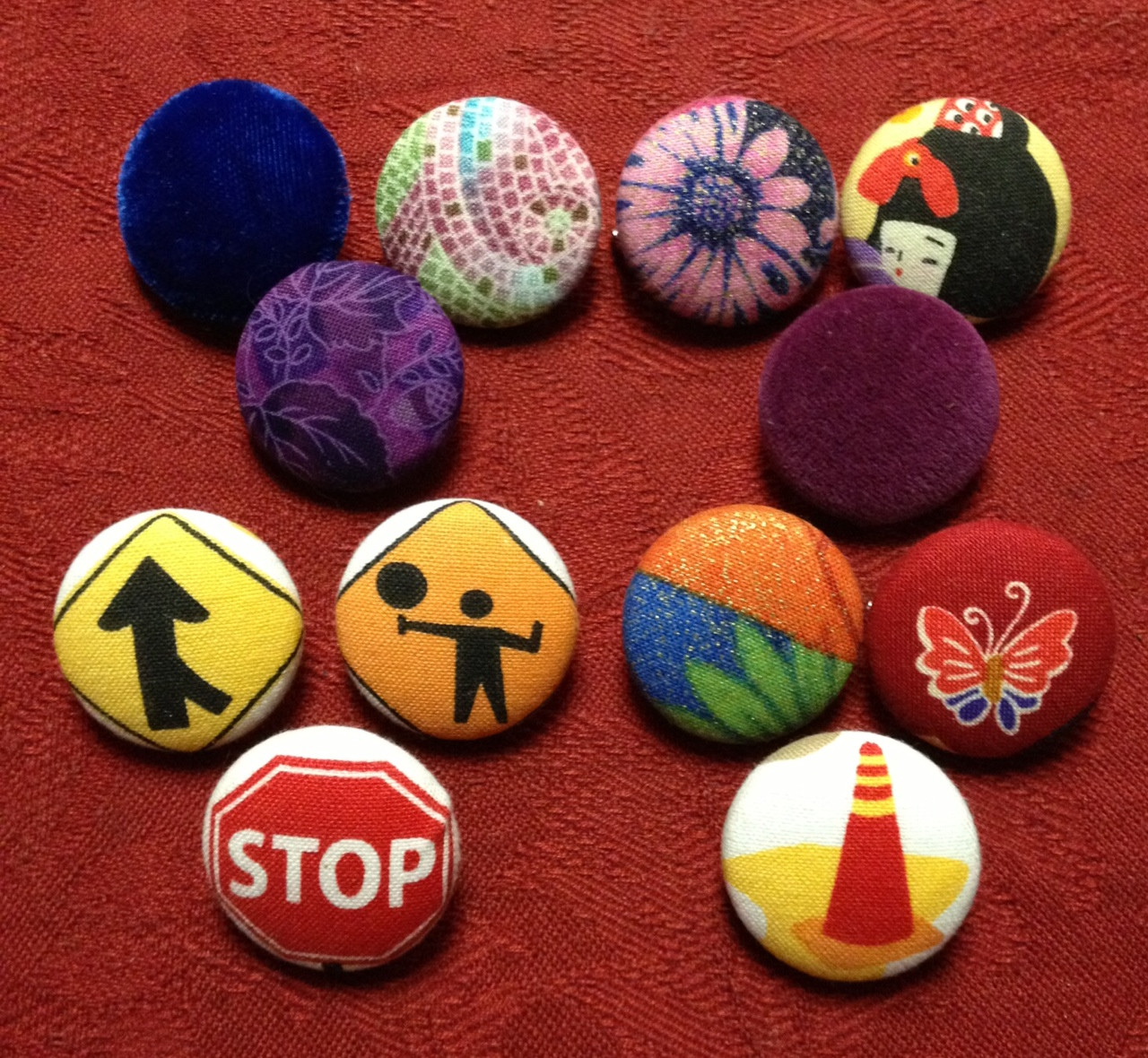 Button Brooches
 Making Fabric Covered Button Brooches