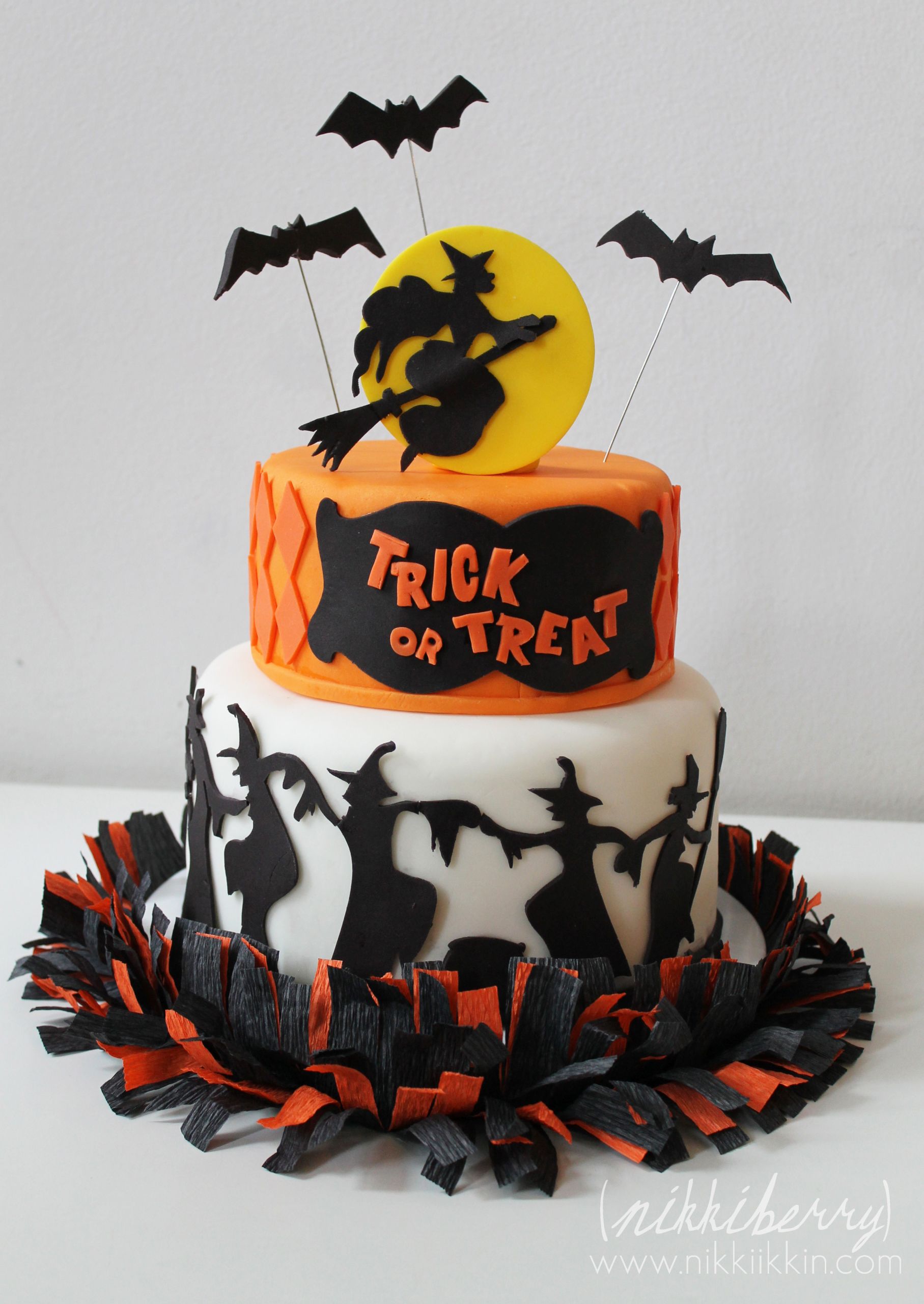 Cakes For Halloween
 Dancing Witches Halloween Cake