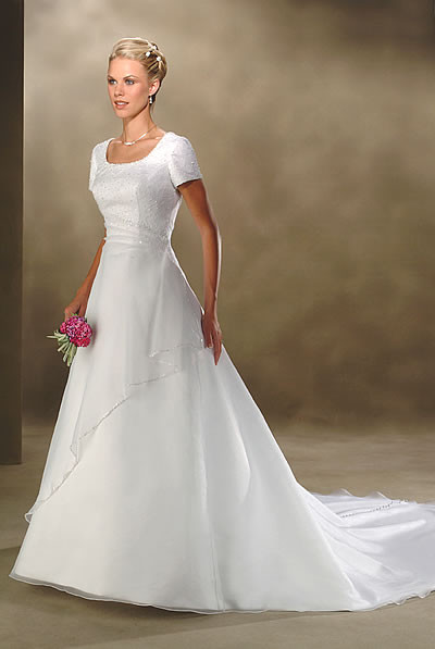 Cheap Casual Wedding Dresses
 Halter Deep V neck Informal Wedding Dresses KI0040