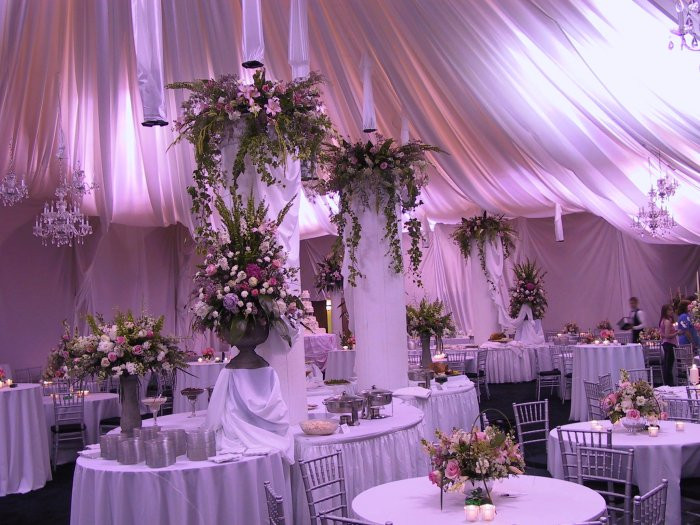 Cheap Wedding Venue Ideas
 Life For Rent Wedding reception centerpiece ideas