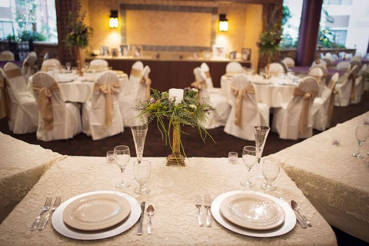 Cheap Wedding Venues Mn
 Holiday Inn Bloomington Newly Updated & Affordable