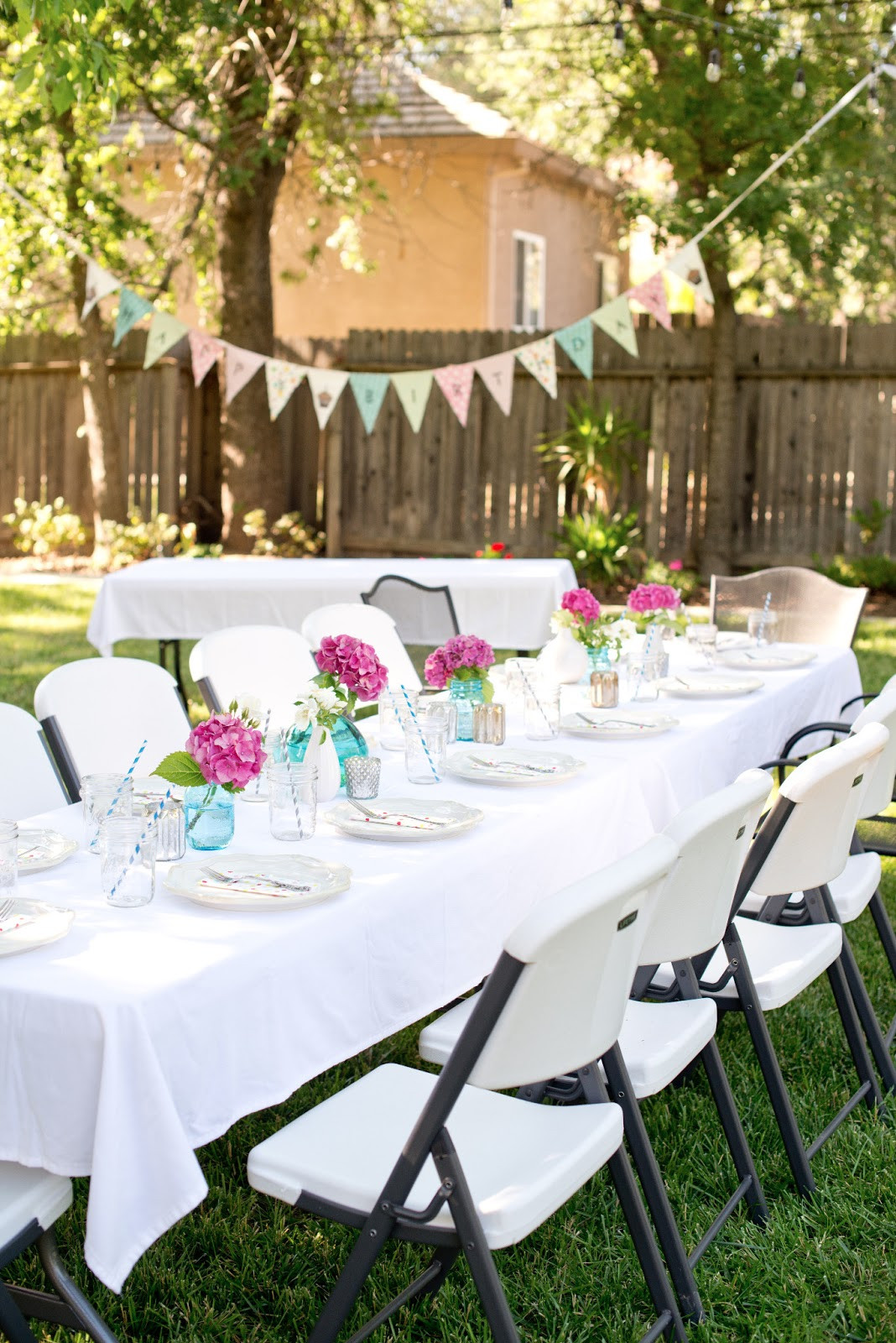 Chic Simple Backyard Graduation Party Decorating Ideas
 Simple Birthday Table Decoration For Dinner Flauminc
